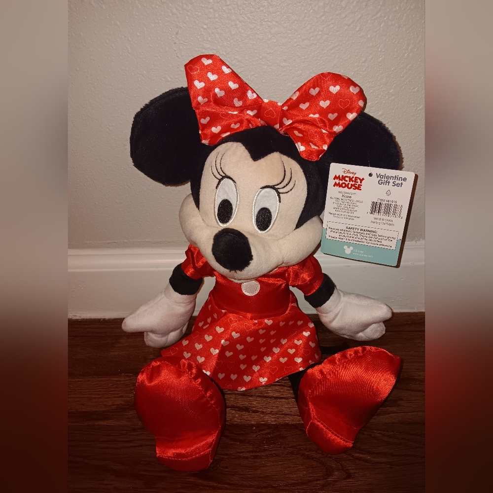 Minnie Mouse plush new